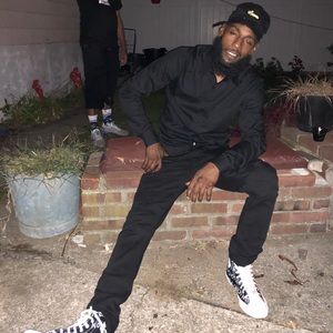 Meet your Posher, Larry